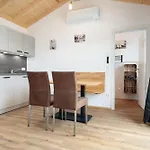 Tiny Haus 1 - Kirsche